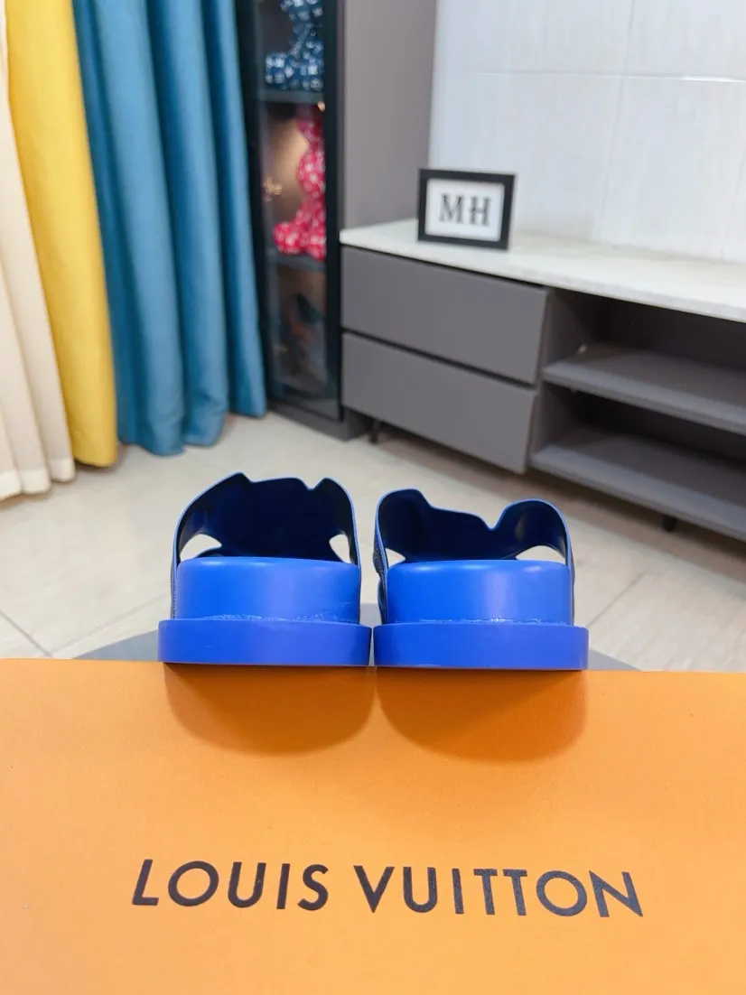 Men's shoes💰300🌹🌹【LV】Multi-color new men's slippers, original quality top version, original special cowhide presbyopia print➕sheepskin on the inside and side, non-slip combination sole, more stable walking, more comfortable and lightweight, high-end and generous, size: 38~44